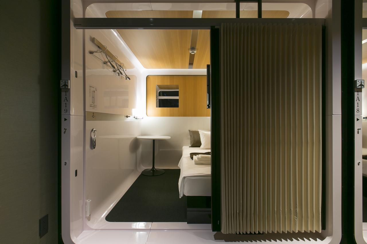 First Cabin Hanshin Nishiumeda Osaka Exteriör bild